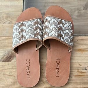 L * space Sandals